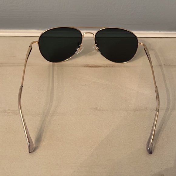 Aviator style sunglasses - Picture 4 of 7